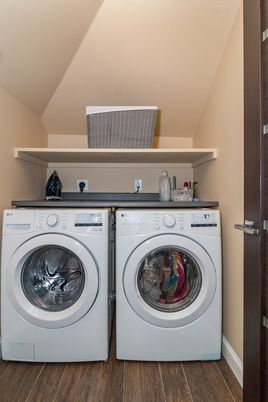 Interior, Utility Closets, Washer, Wood Texture Flooring