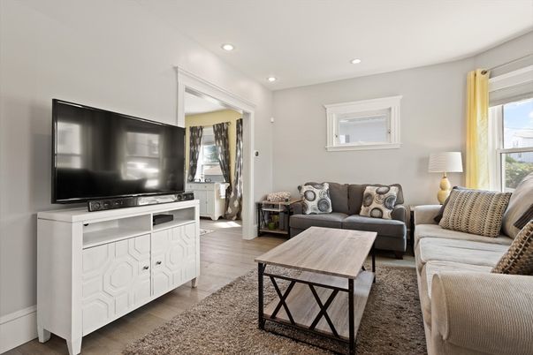 Interior, Living room, Recessed Lighting, Wood Texture Flooring