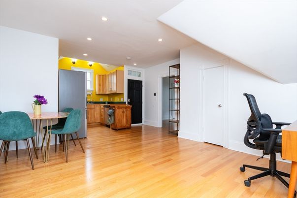 Home Office, Interior, Kitchen, Recessed Lighting, Wood Texture Flooring