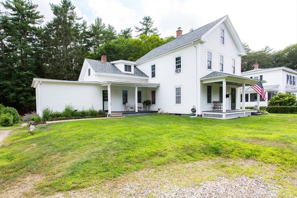 Backyard, Exterior, Facade, Farmhouse