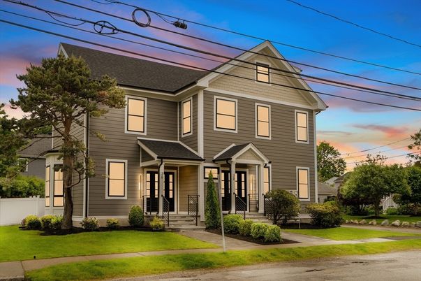 Exterior, Facade, Queen Anne Victorian