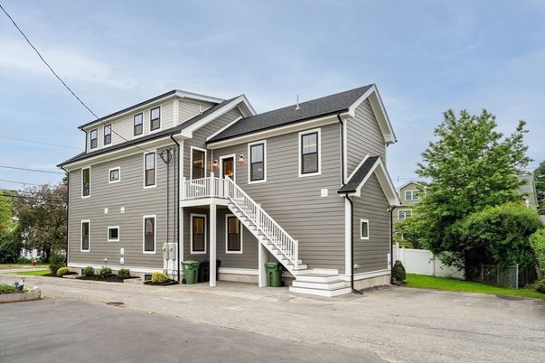 Exterior, Facade, Queen Anne Victorian