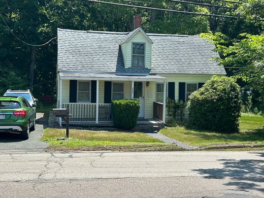 Exterior, Facade, Cape Cod