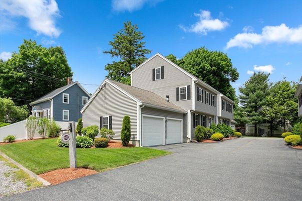 Attached, Exterior, Facade, Farmhouse