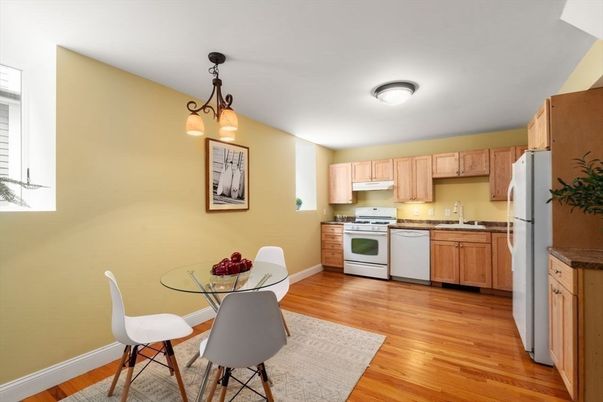 Dining room, Interior, Kitchen, Pendant Lights, Wood Texture Flooring