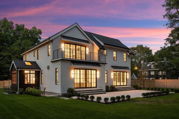 Exterior, Facade, Farmhouse
