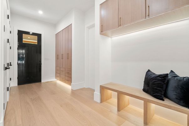 Interior, Recessed Lighting, Wood Texture Flooring
