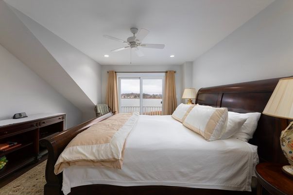 Bedroom, Interior, Recessed Lighting, Water