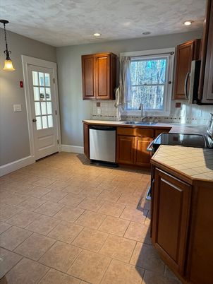 Interior, Kitchen, Pendant Lights, Recessed Lighting, Tile Countertops