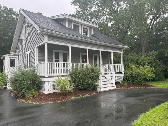 Exterior, Facade, American Foursquare