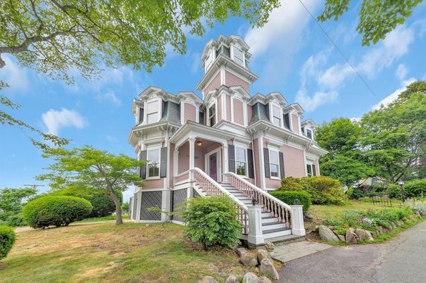 Backyard, Exterior, Facade, Queen Anne Victorian