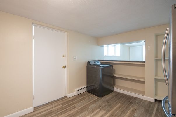 Interior, Washer, Wood Texture Flooring