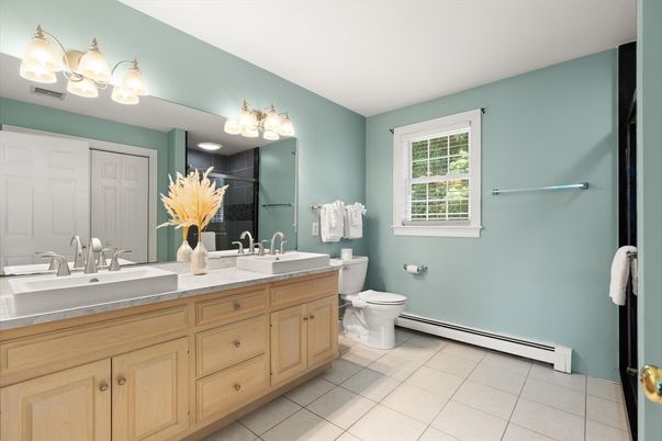 Bathroom, Dual Sink Vanities, Interior