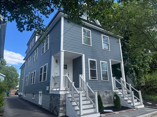 Exterior, Facade, Rowhouse