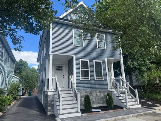 Exterior, Facade, Georgian