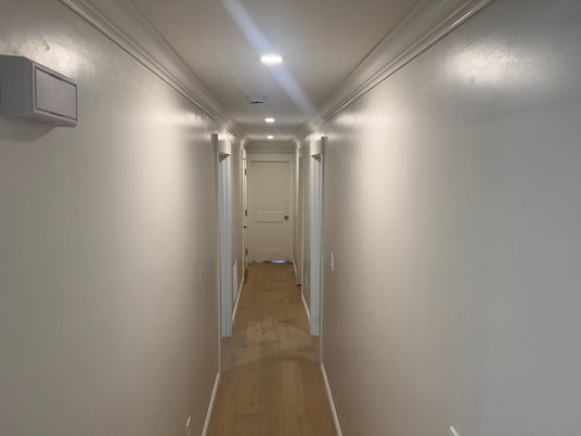 Interior, Recessed Lighting, Wood Texture Flooring