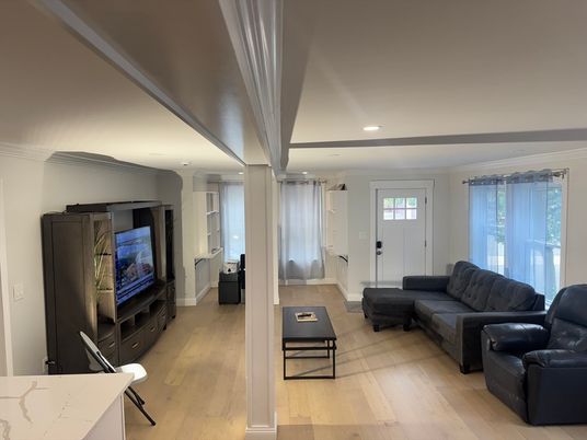 Interior, Living room, Recessed Lighting, Wood Texture Flooring