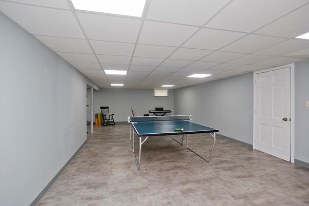 Game Room, Interior, Recessed Lighting