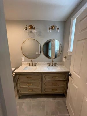 Bathroom, Dual Sink Vanities, Interior
