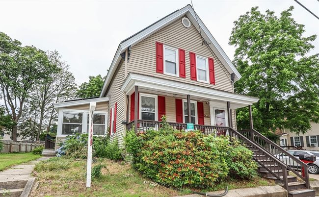 Exterior, Facade, Queen Anne Victorian