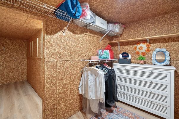 Interior, Walk-in Closets, Wood Texture Flooring
