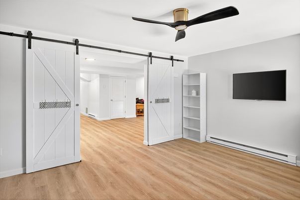 Empty room, Interior, Recessed Lighting, Wood Texture Flooring