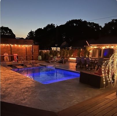 Exterior, Pool