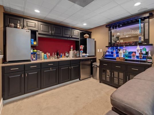 Interior, Projection Screen, Recessed Lighting