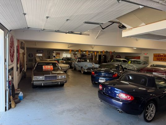 Garage, Interior