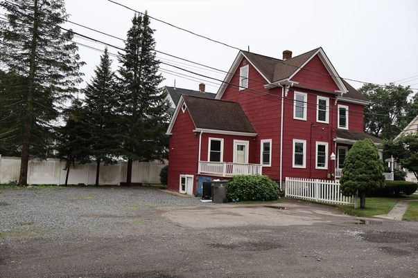 Exterior, Facade, Queen Anne Victorian