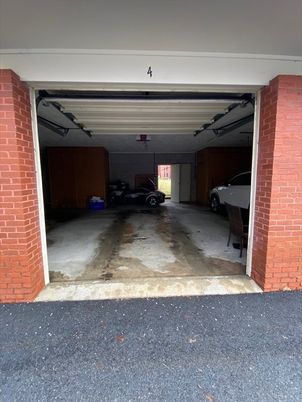 Exterior, Garage, Interior