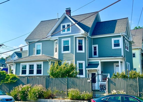 Exterior, Facade, Queen Anne Victorian