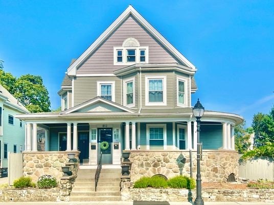 Exterior, Facade, Queen Anne Victorian