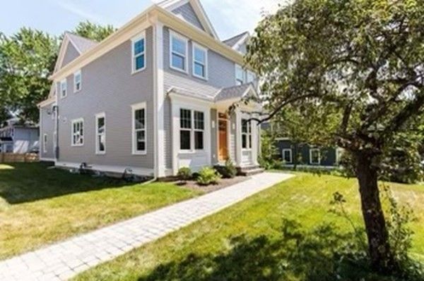 Backyard, Exterior, Facade, Queen Anne Victorian