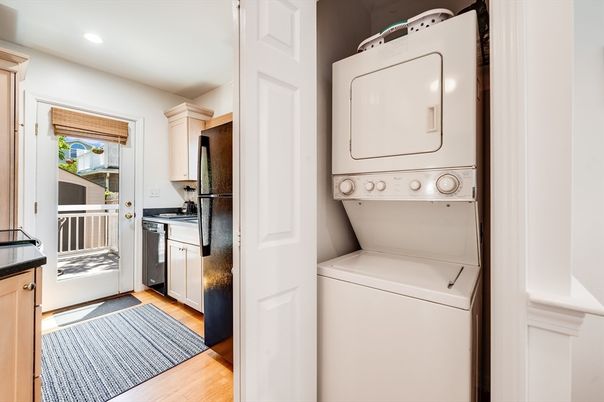 Interior, Recessed Lighting, Utility Closets, Washer, Wood Texture Flooring