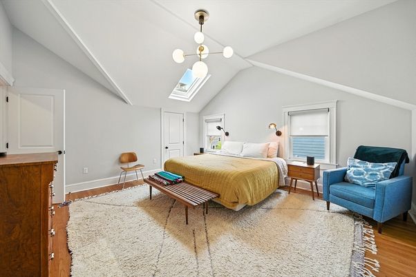 Bedroom, Interior, Pendant Lights, Water, Wood Texture Flooring