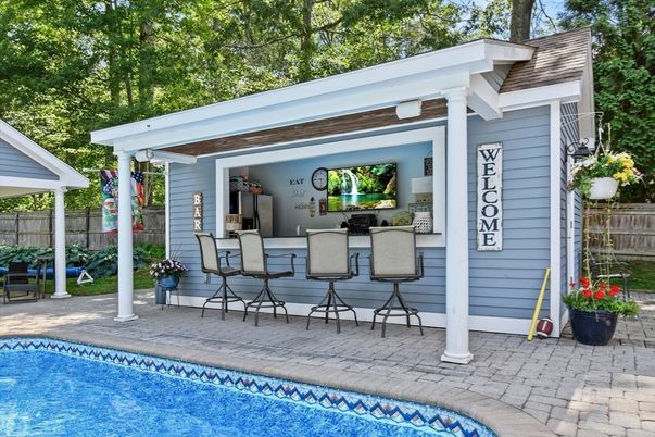 Exterior, Pool