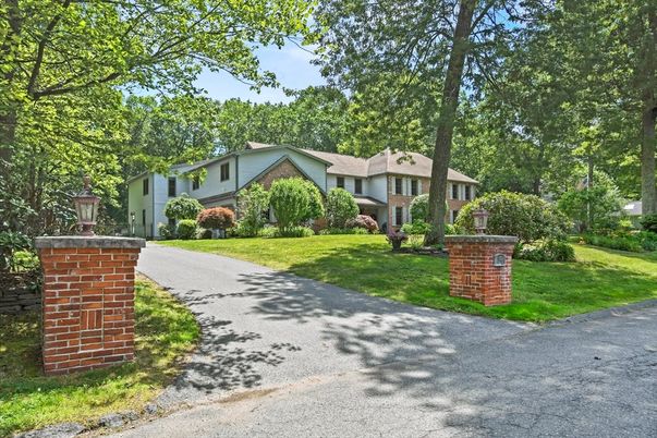Backyard, Exterior, Facade, Cape Cod