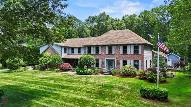 Backyard, Exterior, Facade, Brick Facade, Georgian