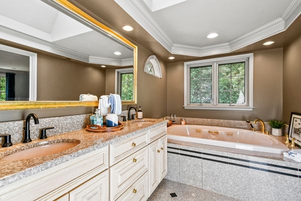 Bathroom, Dual Sink Vanities, Interior, Recessed Lighting