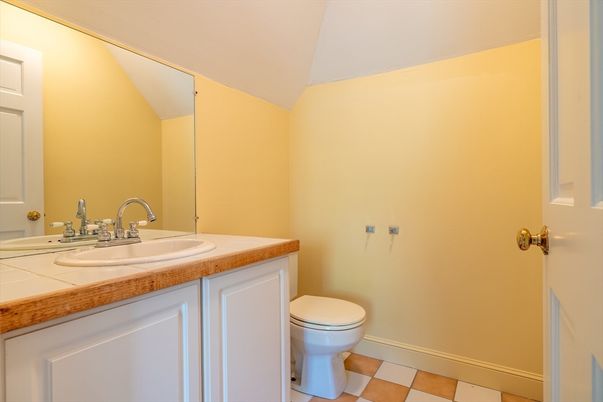 Bathroom, Interior, Tile Countertops