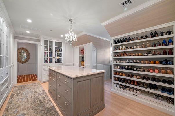 Chandelier, Interior, Recessed Lighting, Wine Storage, Wood Texture Flooring
