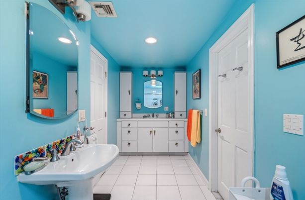 Bathroom, Dual Sink Vanities, Interior, Recessed Lighting