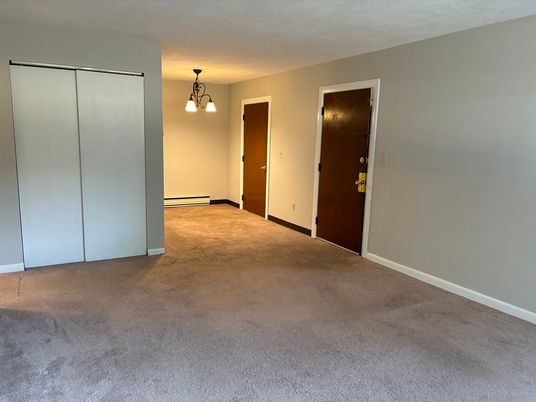 Empty room, Interior, Pendant Lights