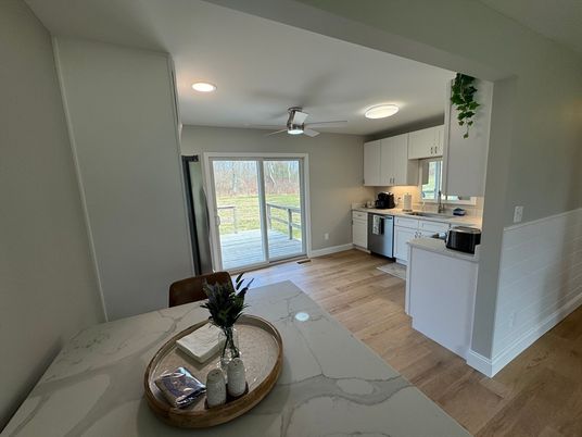 Dining room, Interior, Kitchen, Recessed Lighting, Wood Texture Flooring