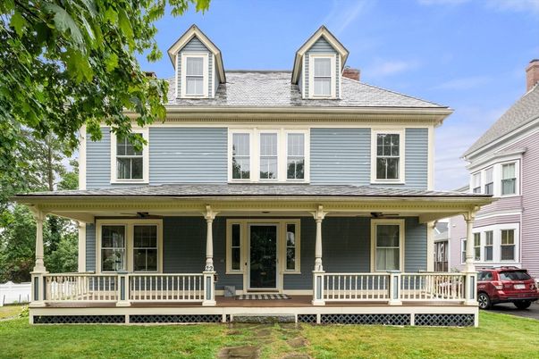 Exterior, Facade, American Foursquare