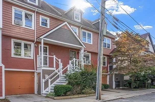 Attached, Exterior, Facade, Rowhouse