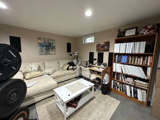 Fitness Equipment, Home Office, Interior, Living room, Recessed Lighting