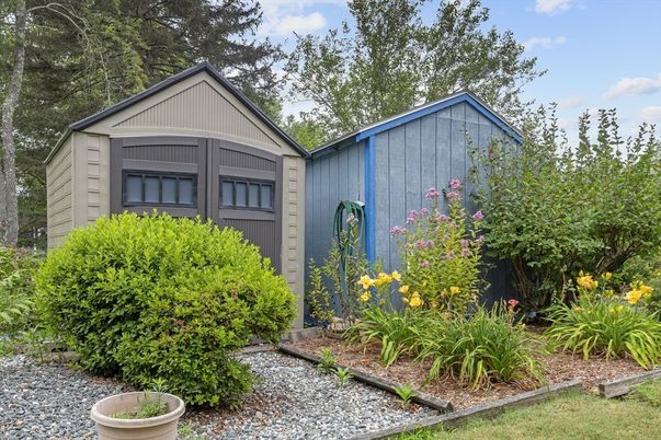 Detached Garage, Exterior