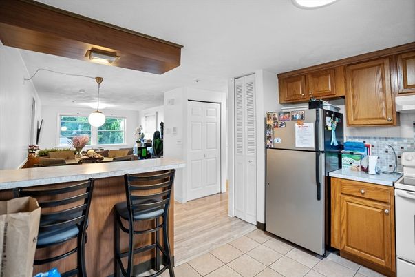 Interior, Kitchen, Pendant Lights, Wood Texture Flooring